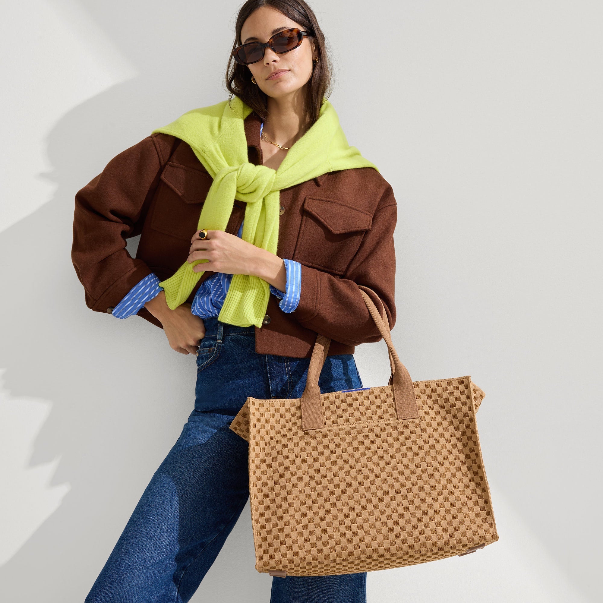 The Classic Tote - Hazelnut
