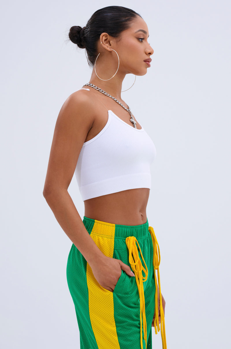 INVISIBLE STRAP CROPPED TANK TOP