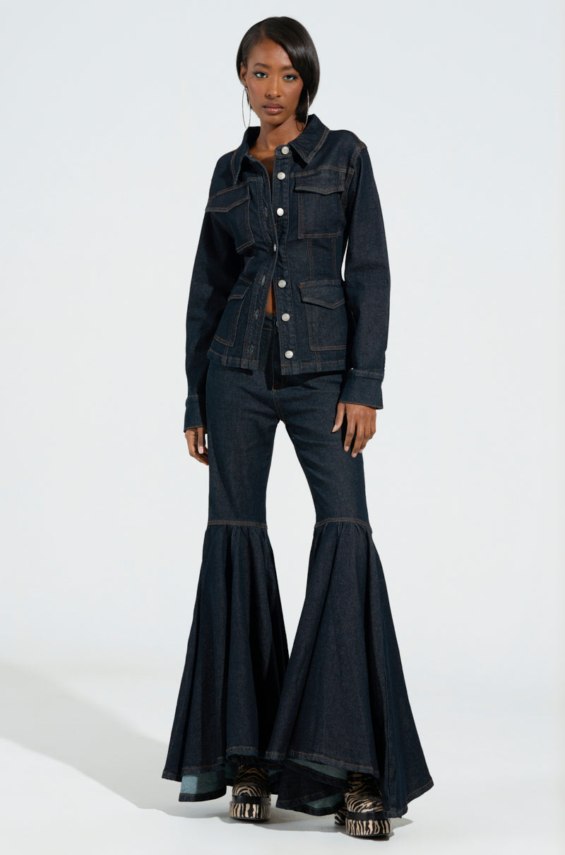 EVERYDAY LIVIN' DENIM BUTTON DOWN SHIRT