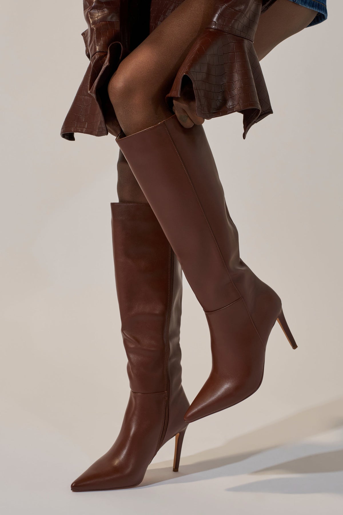 AZALEA WANG HAILEYANN BROWN STILETTO BOOT