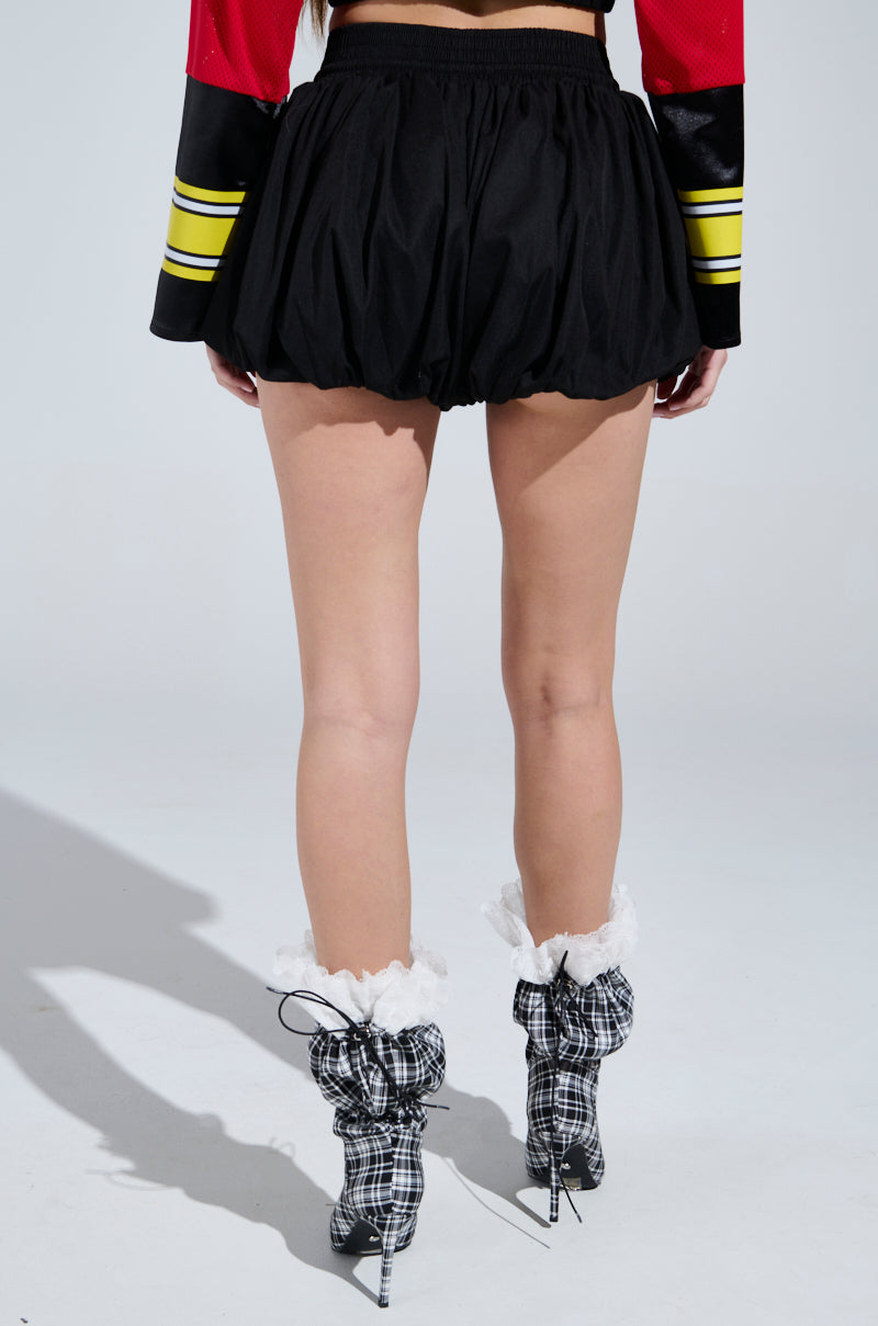 BUBBLES EVERYWHERE SHORT IN BLACK