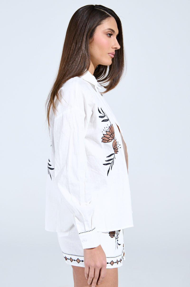 EMBROIDERED FLOWER LINEN BUTTON UP