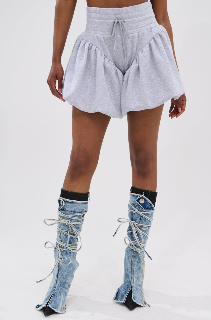 HEATHERED BUBBLE SHORT
