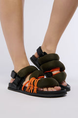 AZALEA WANG CAPTIVATING PUFFY FLAT SANDAL IN MULTI