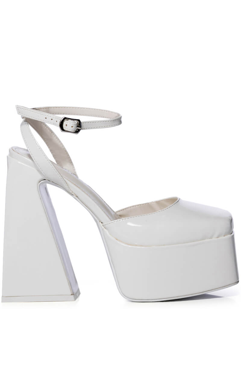 AZALEA WANG CLEMENTINE CHUNKY PUMP IN WHITE PATENT