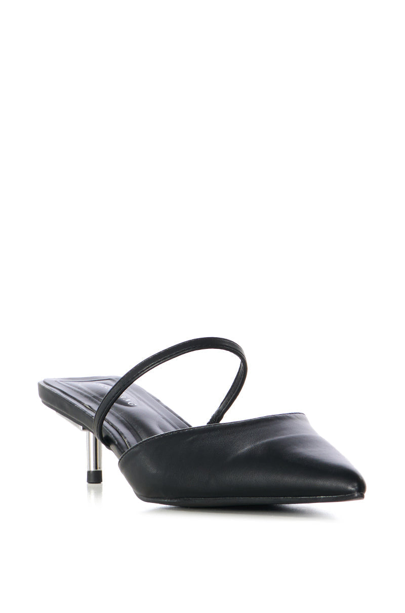 AZALEA WANG COLSON BLACK PUMP