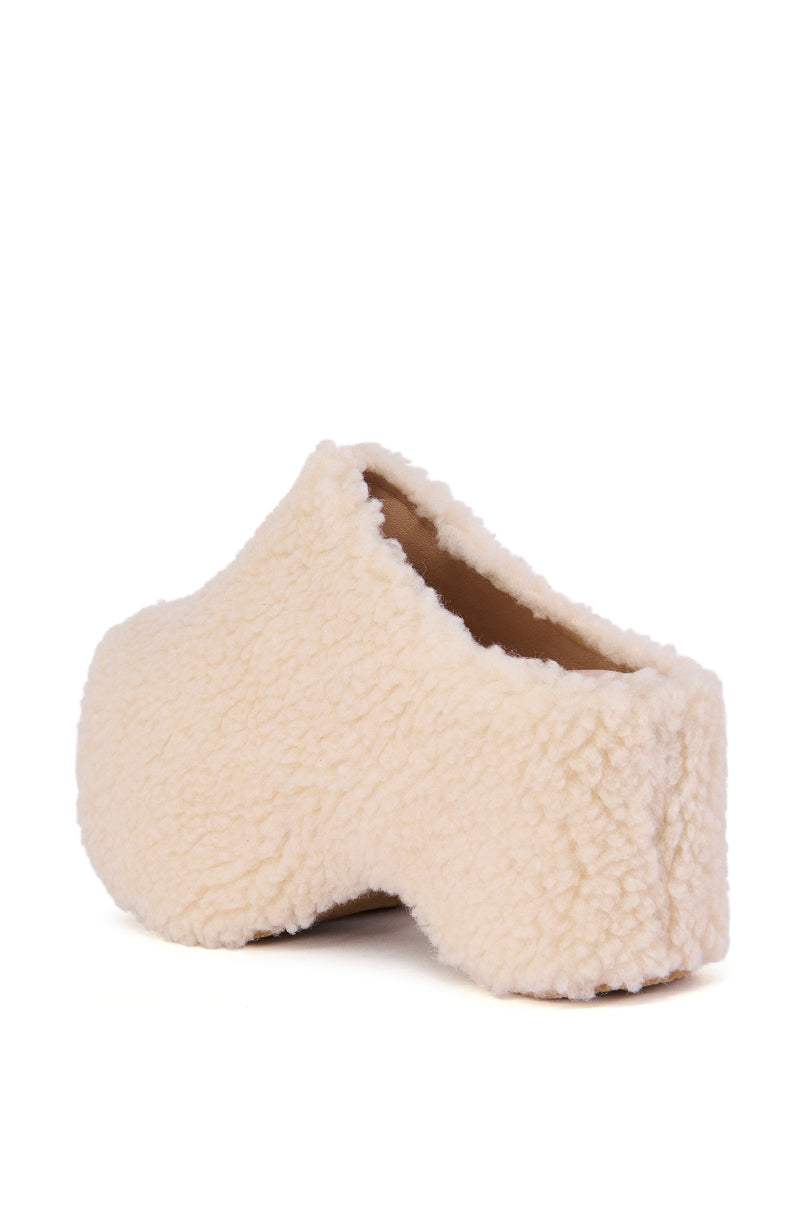 AZALEA WANG DOLORITA CREAM SHERPA CLOG
