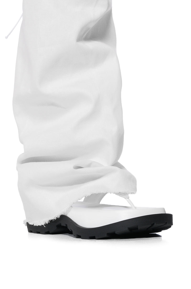 AZALEA WANG LIV FLIP FLOP SANDAL IN WHITE