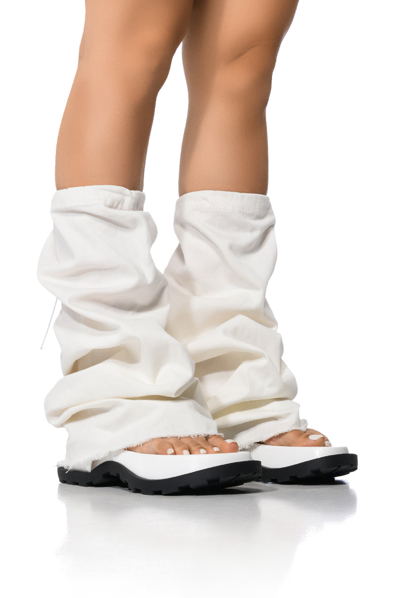 AZALEA WANG LIV FLIP FLOP SANDAL IN WHITE