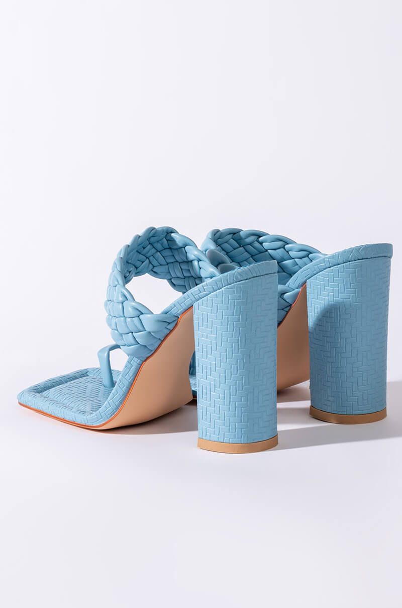 AZALEA WANG SOMETHING ABOUT YOU CHUNKY SANDAL IN BLUE