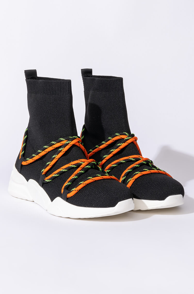 AZALEA WANG UP IN FLAMES FLATFORM SNEAKER IN BLACK MULTI