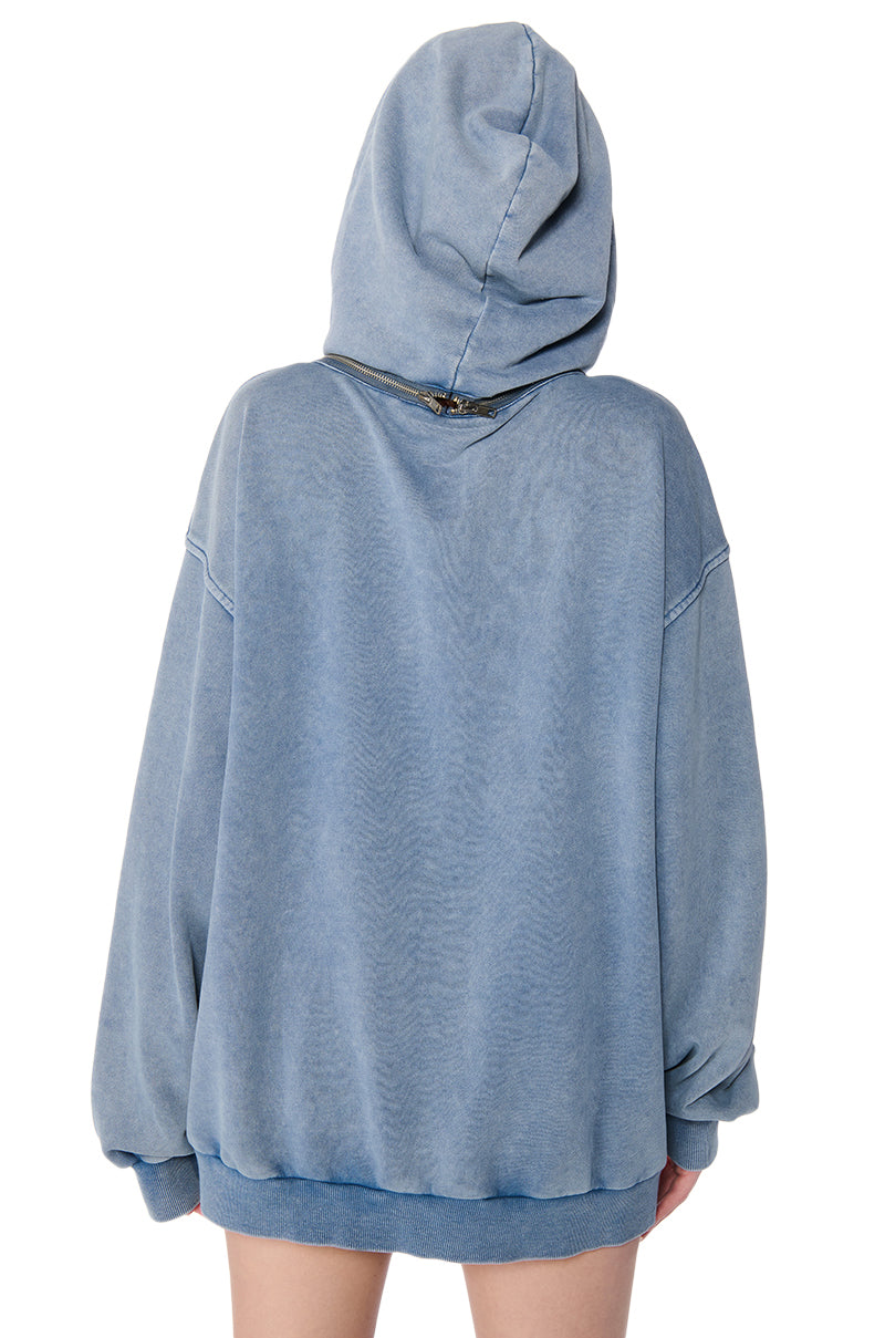 BAG ALERT OVERSIZED MINERAL WASH SWEATSHIRT IN BLUE