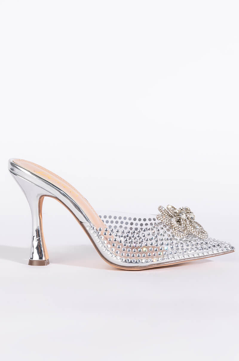 DIVINNY EMBELLISHED PUMP IN SILVER