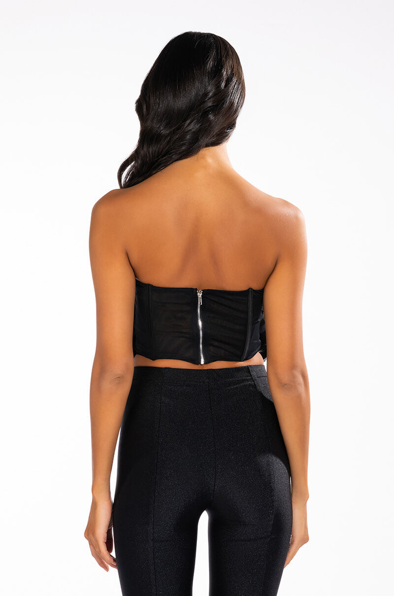 GIN FIZZ STRAPLESS APPLIQUE CROPPED BLOUSE