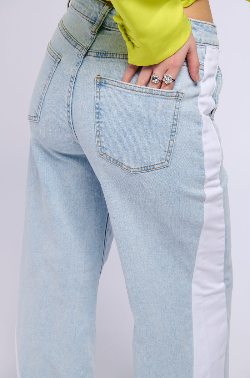 IN AND OUT MID RISE WIDE LEG JEANS