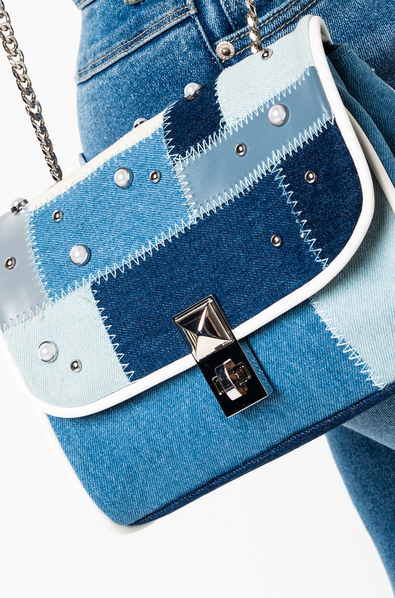 IZZY & ALY DENIM PATCH PURSE