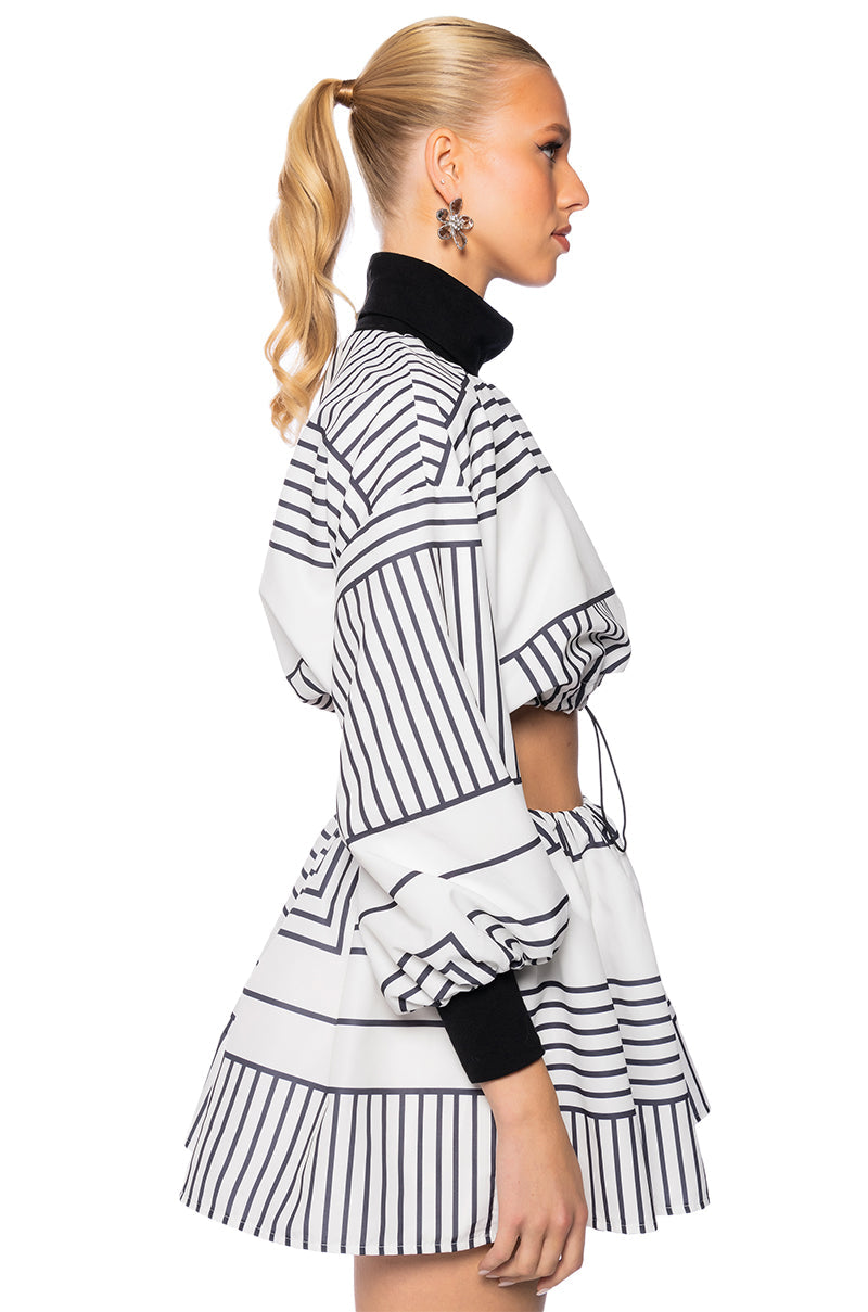 MORGAN BLOUSON SLEEVE PRINTED TURTLENECK BLOUSE