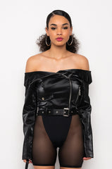 OFF THE SHOULDER PLEATHER MOTO JACKET
