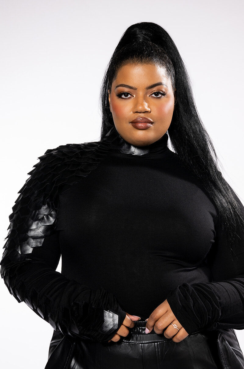 PLUS NASTASIA SCALE TOP