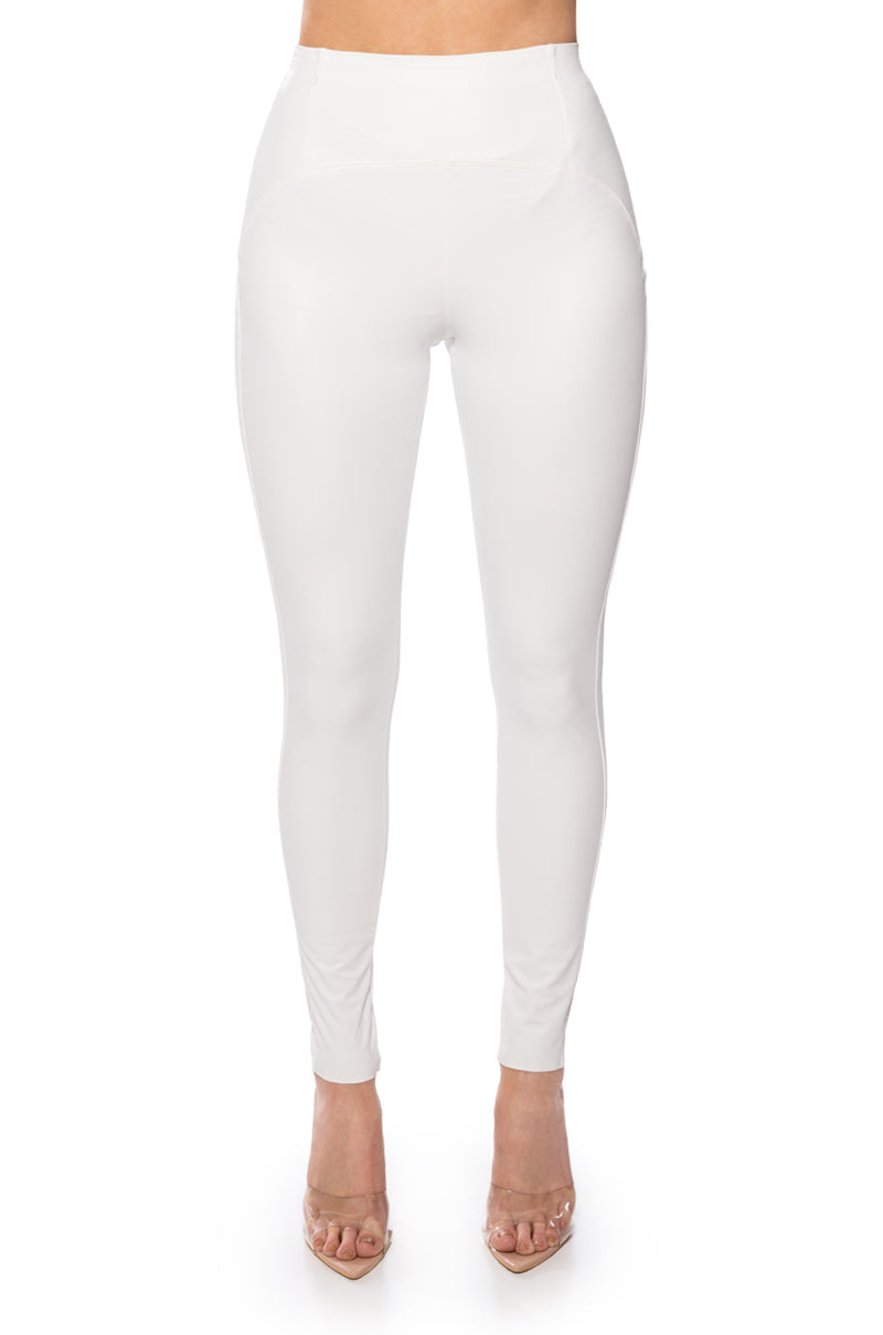 RIO FAUX LEATHER HIGH RISE LEGGING IN WHITE